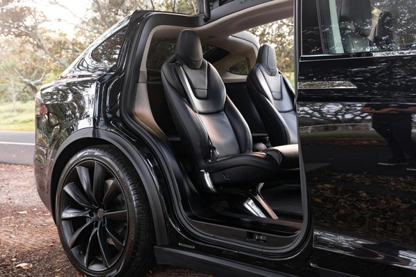 Découvrez les spécifications révolutionnaires de la tesla cyberbeast